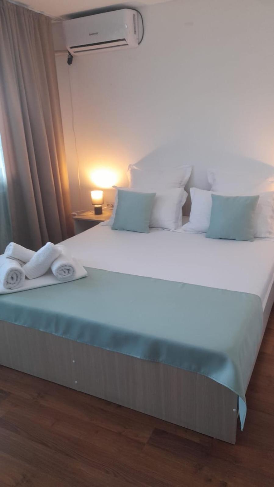 Casa Elena Eselnita Otel Dış mekan fotoğraf